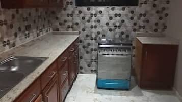 Deluxe Apartment, 2 Bedrooms | Private kitchen