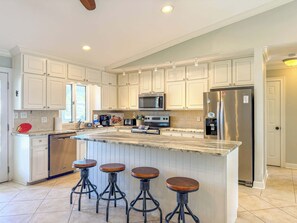 Fridge, microwave, oven, stovetop - 5 Bedroom. Heated Pool, Pet Friendly, 4 King SGI (Saint George Island)