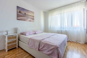 1 bedroom, WiFi - Holiday apartment with air conditioning (Novi Vinodolski)