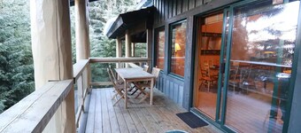 Ski Bike in out 4 bdrm, 4 bth home w pool table & media room, plus 2 sofa beds