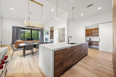 central contemporary POOL and SPA