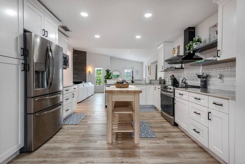 Turquoise  4BR/3BA Heated Pool Home