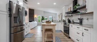 Turquoise 4BR/3BA Heated Pool Home