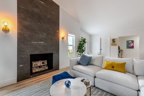 Smart TV, fireplace, table tennis