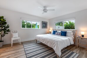 4 bedrooms, desk, iron/ironing board, travel cot