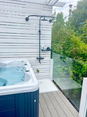 Bain à remous extérieur