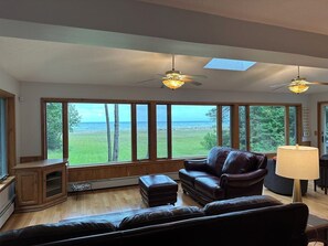 TV connectée, cheminée