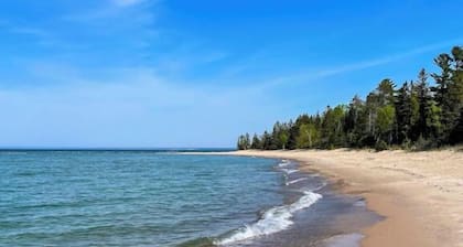 Beach House On Lake Huron: Spring Awakenings: Walk the Beach and Watch Eagles Soar!