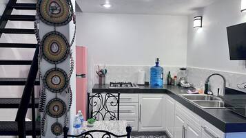 Villa familiar, 4 habitaciones | Cocina privada | Comedor