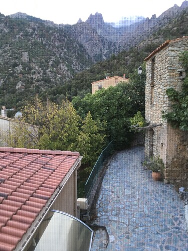 Maison de Village en Montagne