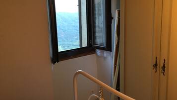 4 chambres, fer et planche à repasser, Wi-Fi, draps fournis