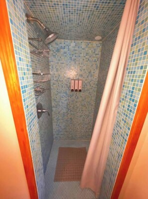 Bathroom - Room #8 (Joshua Tree)