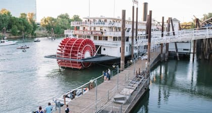 Chic 3-Bedroom Oasis: Minutes from Downtown Sac!