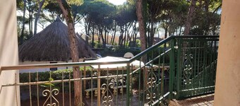 Appartement de vacances dans une maison de quatre familles dans une pinède