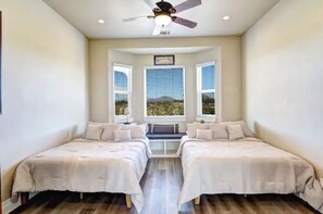 5 bedrooms, desk, iron/ironing board, travel cot