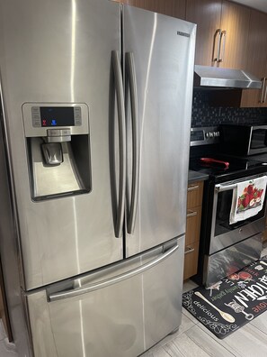 Private kitchen - Superbe Logement Tout Équipé (Montréal)