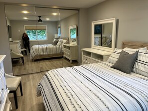 1 bedroom, WiFi, bed sheets - Beautiful Solana Beach Spacious Apartment. Brand new construction. 950 sq ft (Solana Beach)