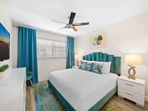 2 bedrooms, iron/ironing board, WiFi, bed sheets - Prime Location ~ Heated Pool ~ Beach + Nightlife ~ Great Neighborhood! (Pompano Beach)