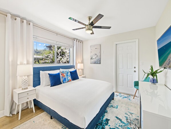 2 bedrooms, iron/ironing board, WiFi, bed sheets - Prime Location ~ Heated Pool ~ Beach + Nightlife ~ Great Neighborhood! (Pompano Beach)