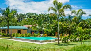 Alberca al aire libre 