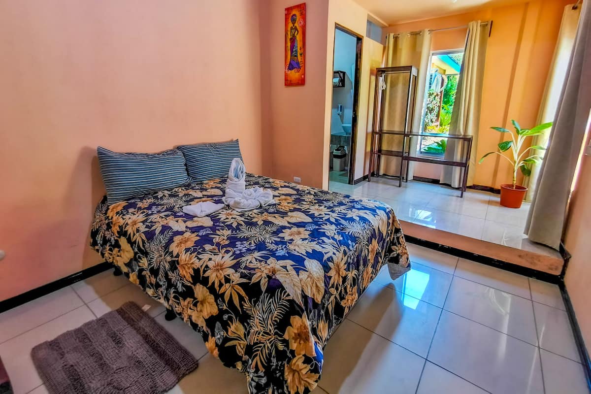 Basic Double Room | Free WiFi, bed sheets