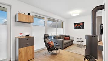 Smart-TV, Kamin, Stereoanlage