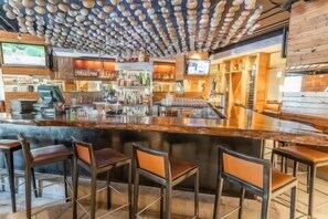 酒吧(店内)