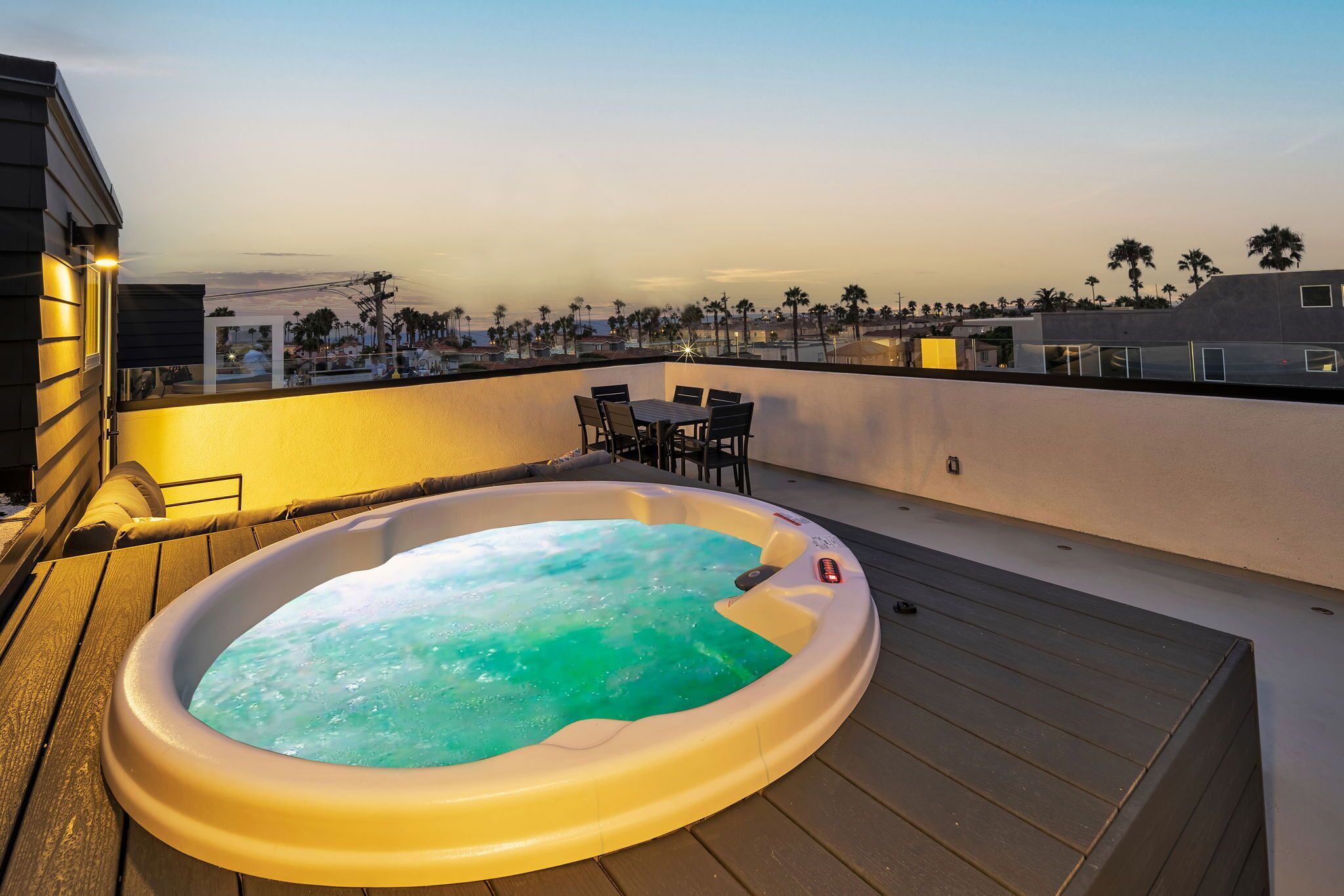 Sleek modern home with rooftop hot tub, near the beach!