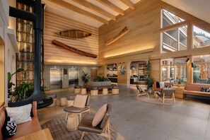 Coin salon dans le hall