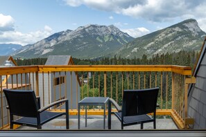 Habitación superior, 2 camas Queen size, vista a la montaña | Vista a la montaña