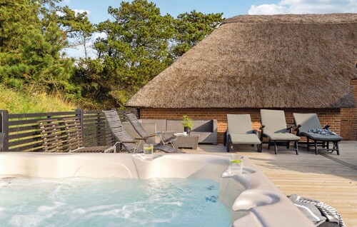 Lovely home in Ringkøbing with sauna