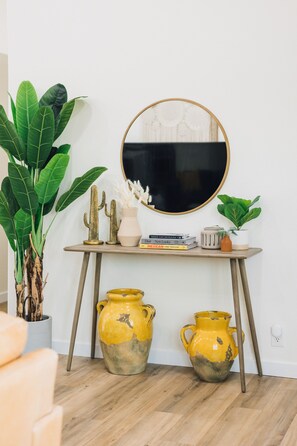 Interior - 31+ Day Rental, newly remodeled home, private pool and spa. Home away from home! (La Quinta)