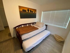 2 habitaciones, escritorio, wifi gratis y ropa de cama 