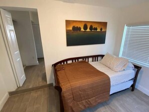 2 chambres, bureau, Wi-Fi gratuit, draps fournis