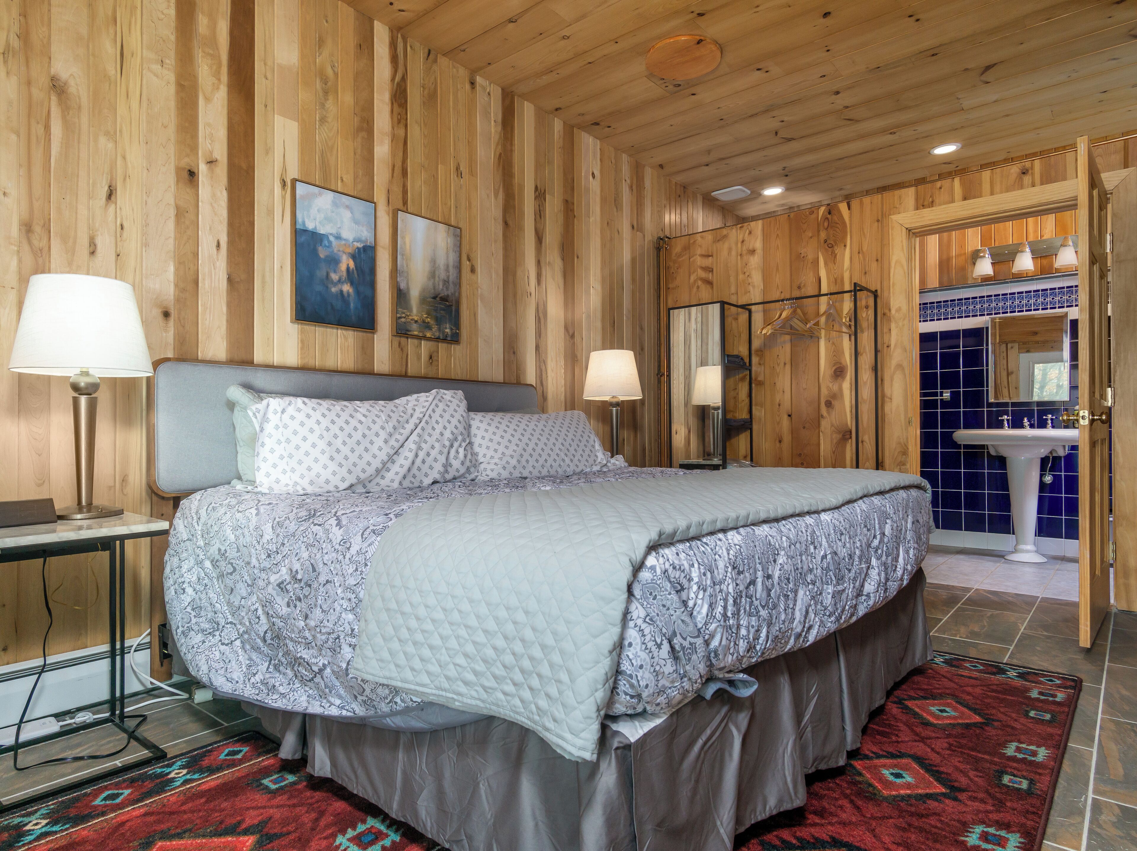 3 chambres, bureau, Wi-Fi gratuit, draps fournis