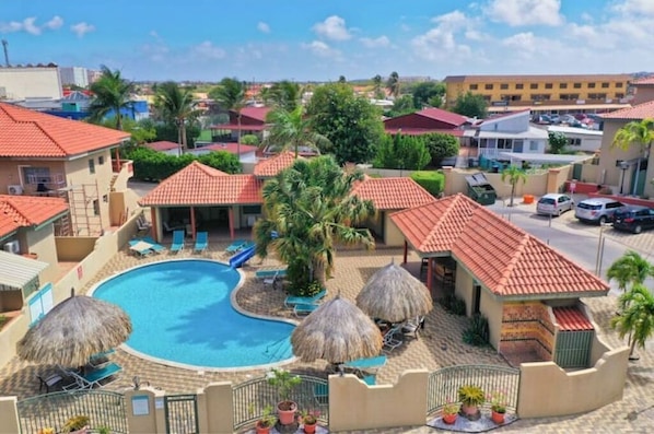 Pool -
Villa in a Gated Community Noord (Noord)