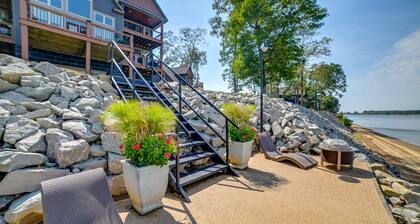 Lovely Lakefront Apartment w/ Boat Ramp Access