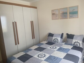 2 bedrooms, iron/ironing board, free WiFi - Apartamento Pé na Areia (Guilhermina Praia Grande)