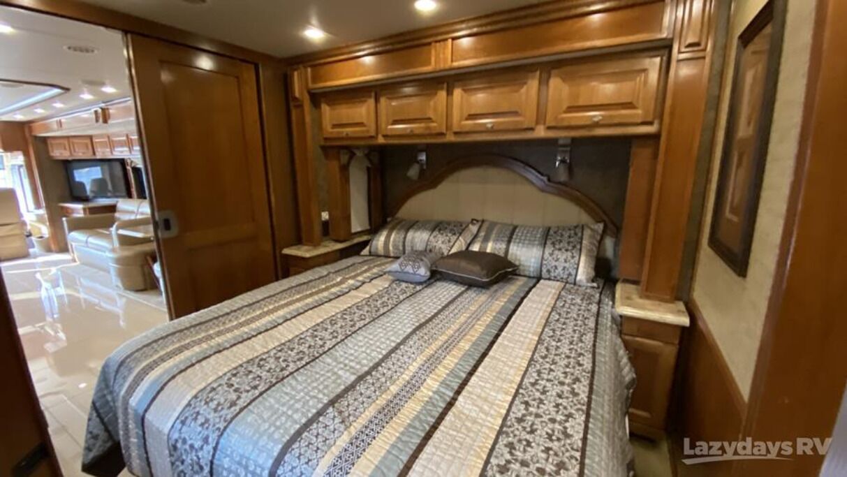 2 多间卧室、客房内保险箱、办公桌、免费 WiFi