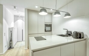 Coffee/tea maker, fridge, microwave, dishwasher - 1 bedroom amazing apartment in Tossens (Tossens)
