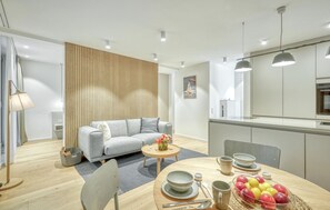 Smart TV - 1 bedroom amazing apartment in Tossens (Tossens)