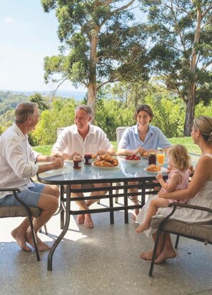 Outdoor dining - Shadforth Rise: RARE 2 night weekends in March + discounted longer stays (Denmark)