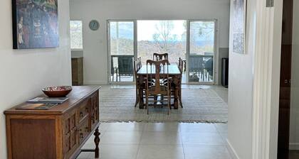 Shadforth Rise: Peaceful modern haven, Inlet views