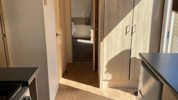 Nhà, 2 phòng ngủ, sân hiên | Nội thất