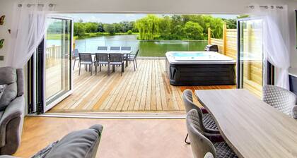 Superb bespoke lodge with four bedrooms sleeping up to ten people.
