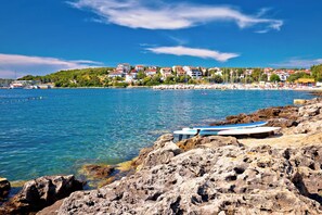 Beach nearby - Holiday home with terrace and barbecue (Pula)