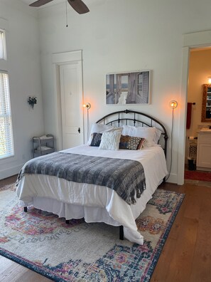 7 bedrooms, iron/ironing board, WiFi, bed sheets