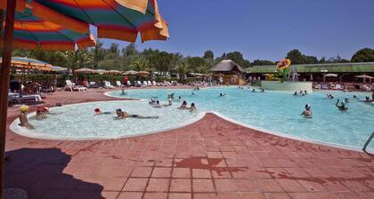 Mobilehome with air conditioning, terrace and pool