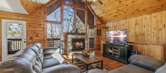 Pet Stay Free-Mountain Cabin w/Hot Tub-Resort Pool-Game Room-Close to Dollywood