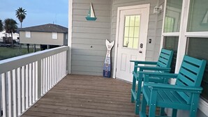 Unclassified image, 2 of 19, button - Enjoy a coastal getaway a wave from it all.  (Rockport)